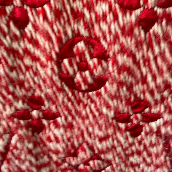 Stunning Louis Vuitton Scarf - Picture 2 of 8